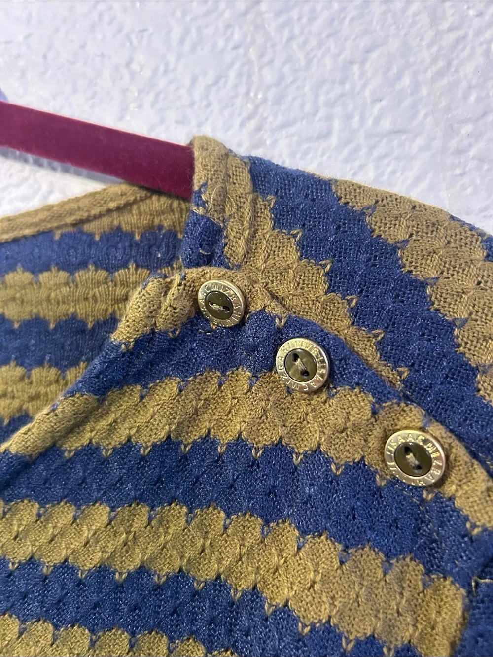 Isaac Mizrahi shoulder button